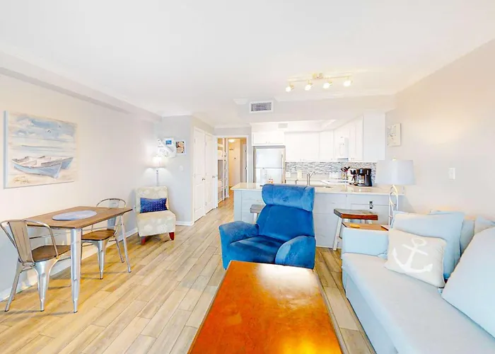 Attractive And Convenient Gulf-front Right On With Shared Pool Hot Tub *