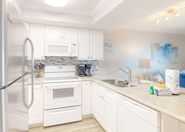 Attractive And Convenient Gulf-front Right On With Shared Pool Hot Tub