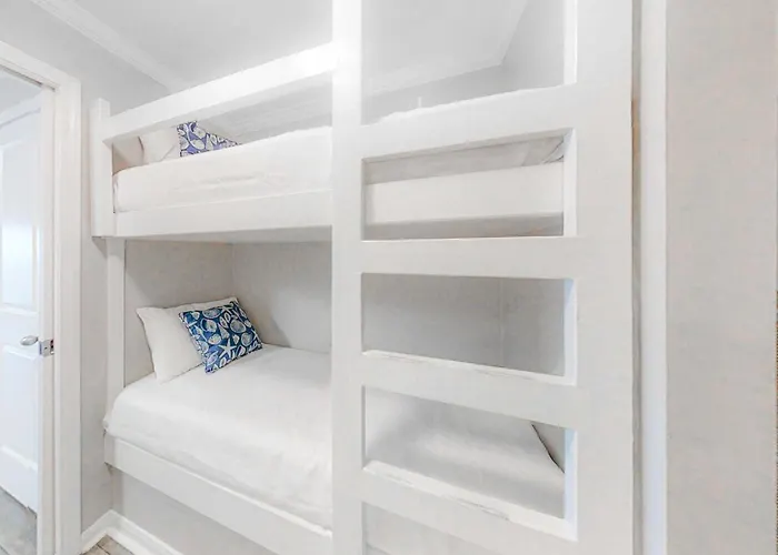 Attractive And Convenient Gulf-front Right On With Shared Pool Hot Tub Gulf Shores