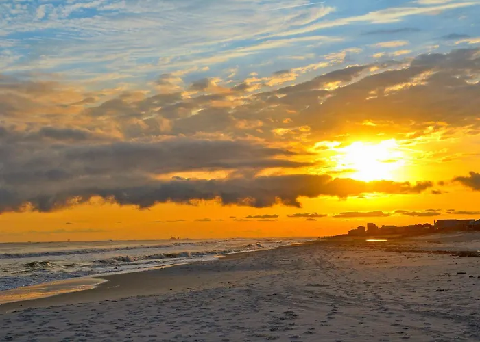 Attractive And Convenient Gulf-front Right On With Shared Pool Hot Tub *